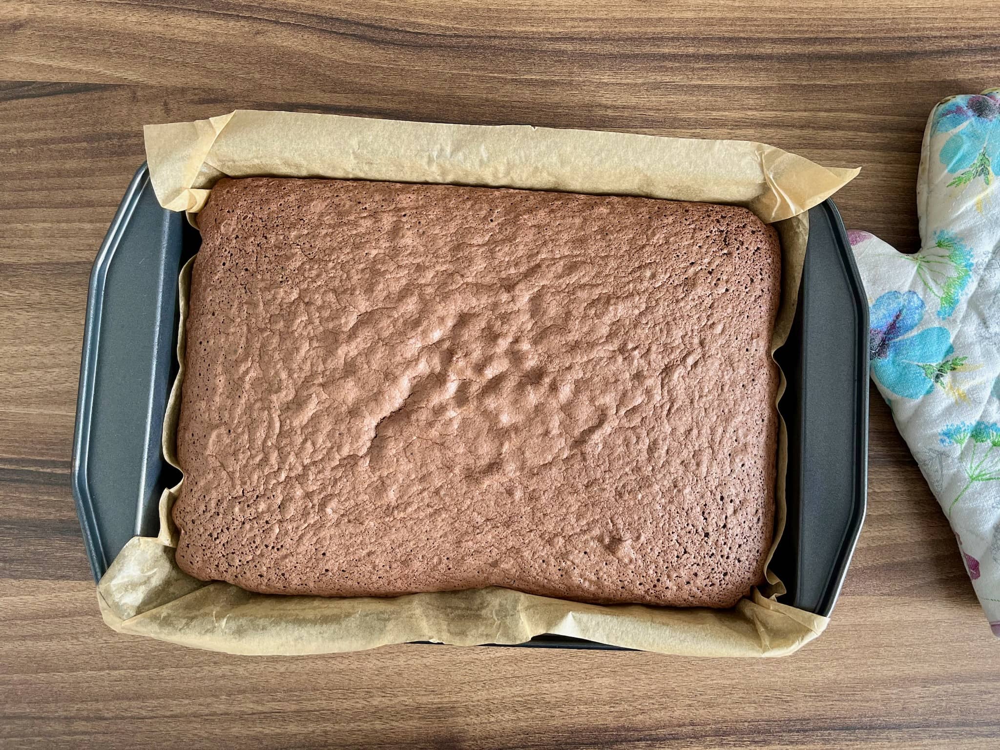 Baked sponge cake straight from the oven