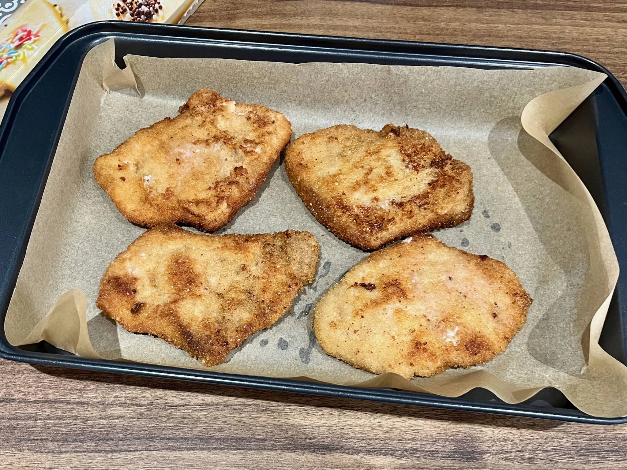 Fried pork loins on a tray