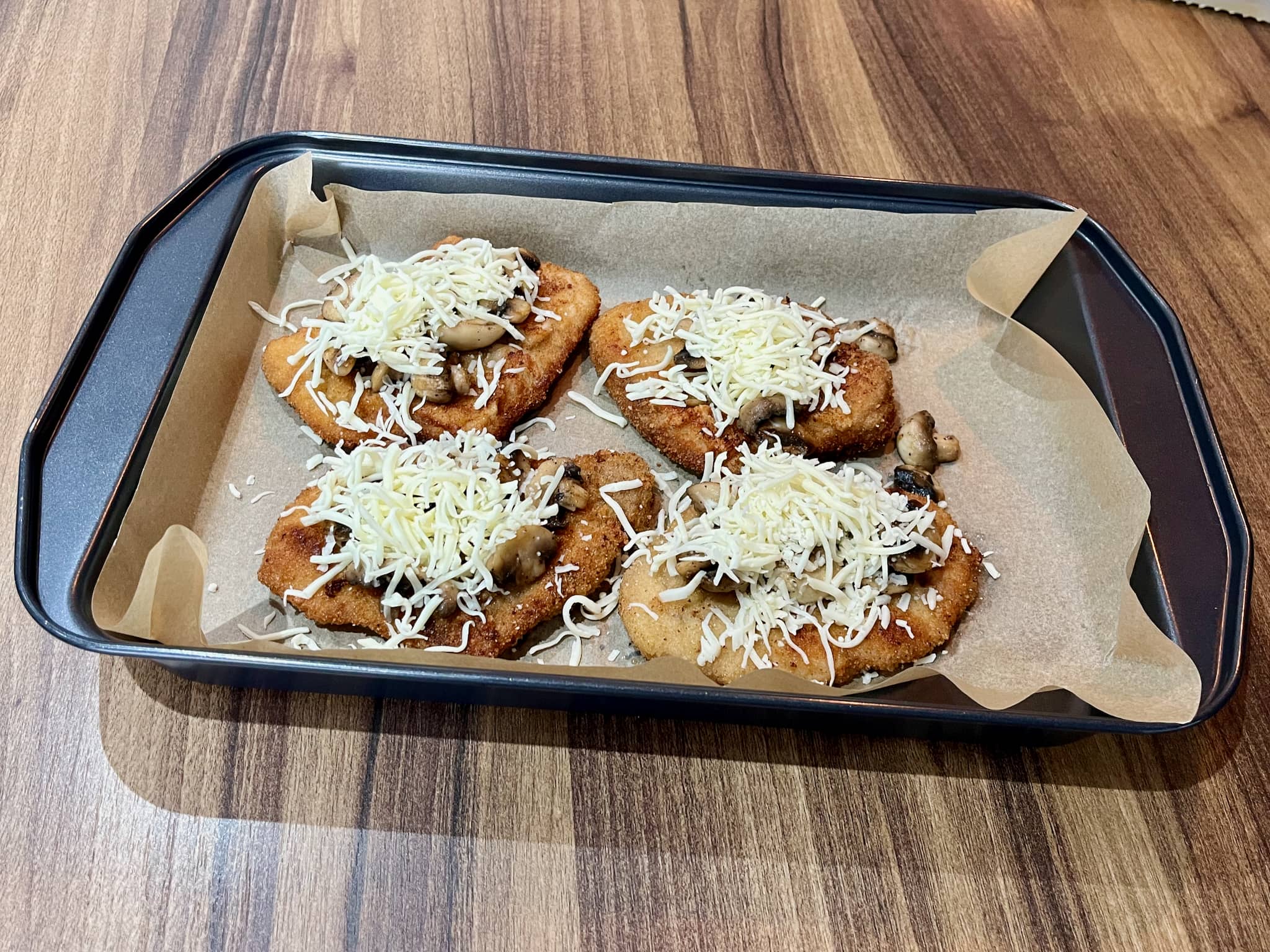 Pork lions with mushrooms and cheese