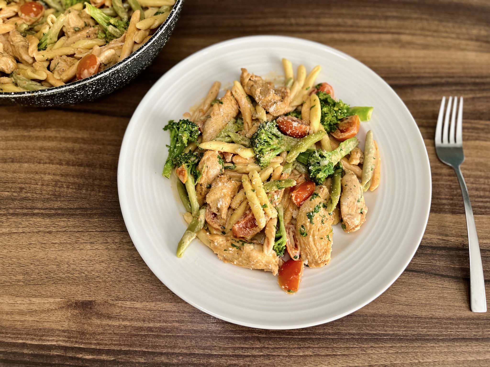 Creamy Chicken Pasta with Cherry Tomatoes