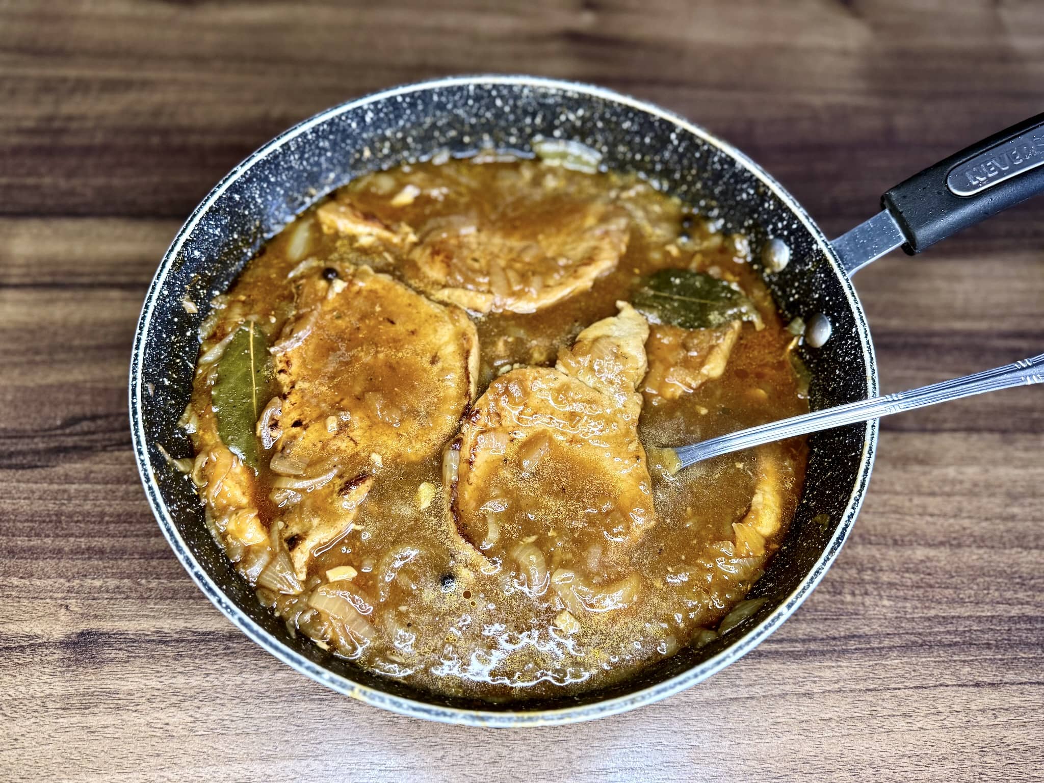 Pork Chops in Onion Sauce