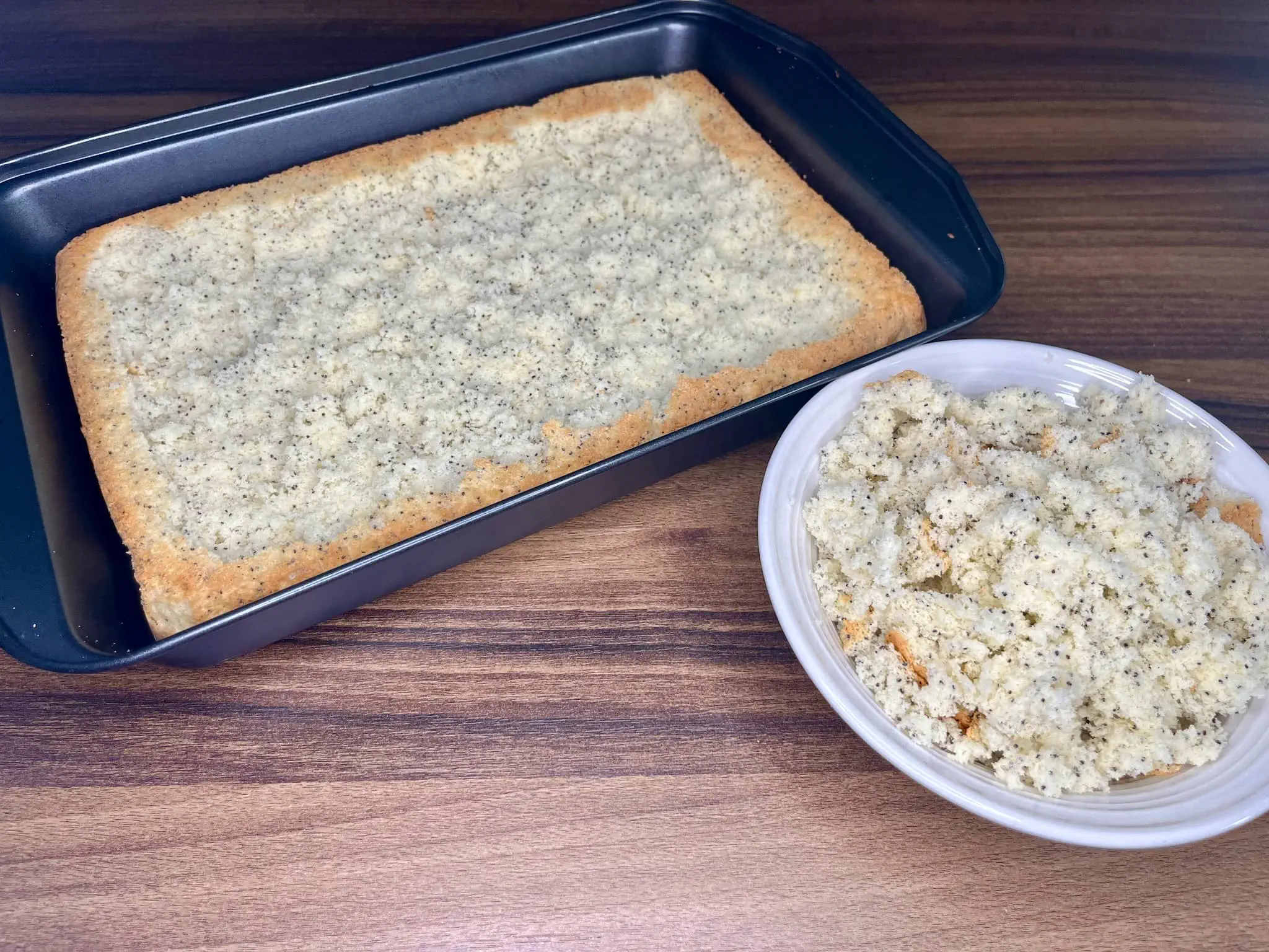 Cake prepared with a groove and crumples on a side in a bowl