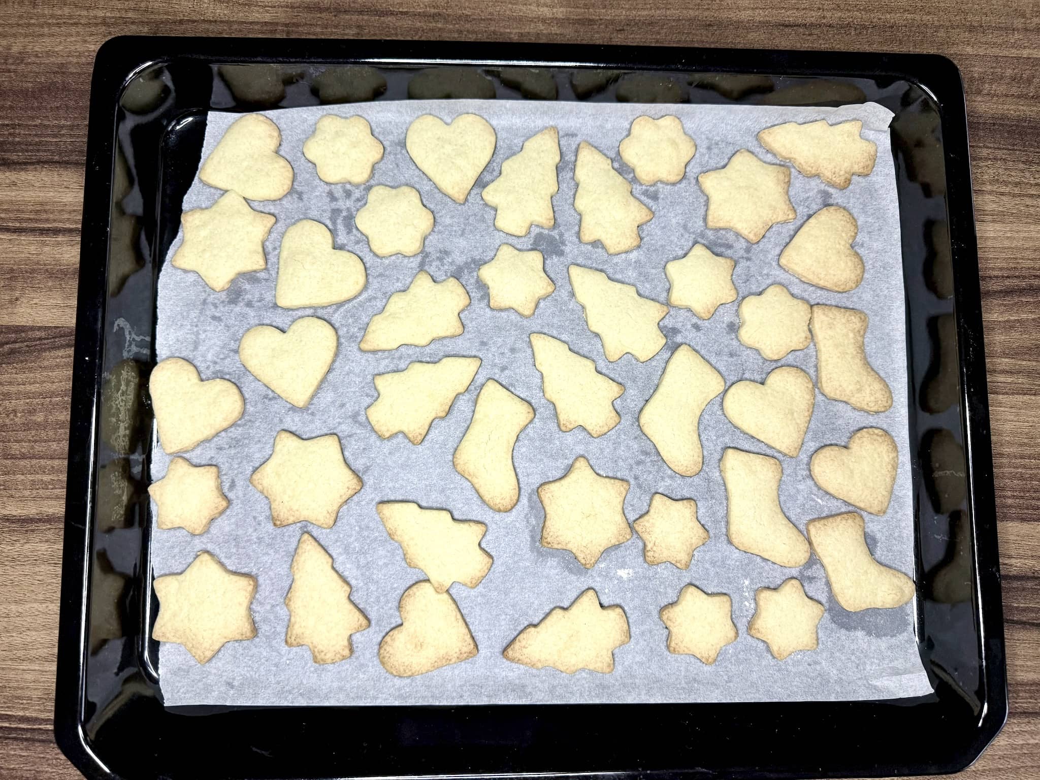 Nicely baked Shortbread Christmas Biscuits