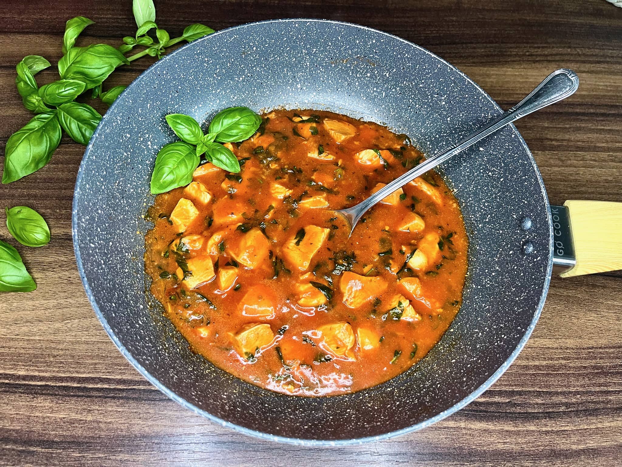 Tomato and Basil Chicken
