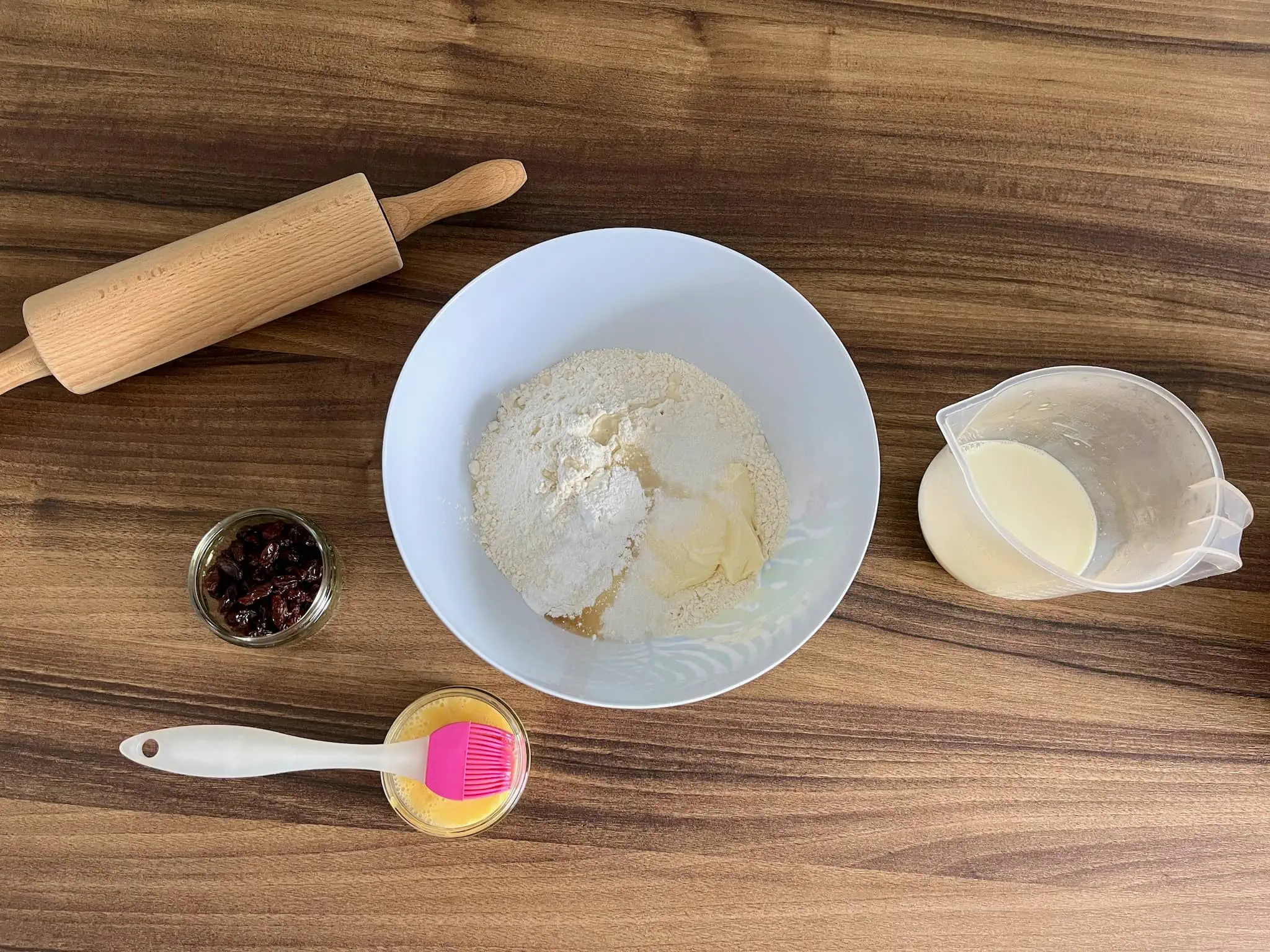 Składniki gotowe do przygotowania scones